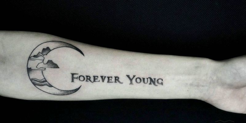 月光下的河流纹身图片_手臂欧美几何字符成品纹身图案