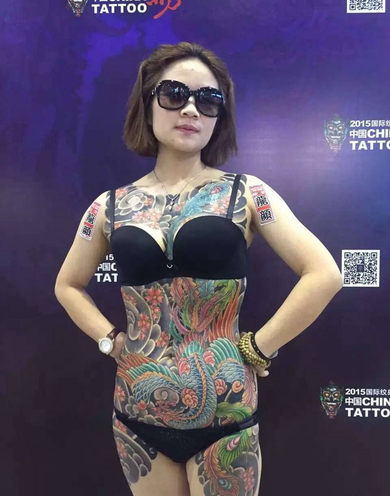 凤凰。纹身图片_成品胸部腹部臀部传统性感纹身凤凰纹身日式纹身日式传统纹身纹身图案