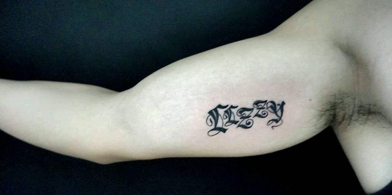 一家人纹身图片_手臂清新字符成品纹身图案