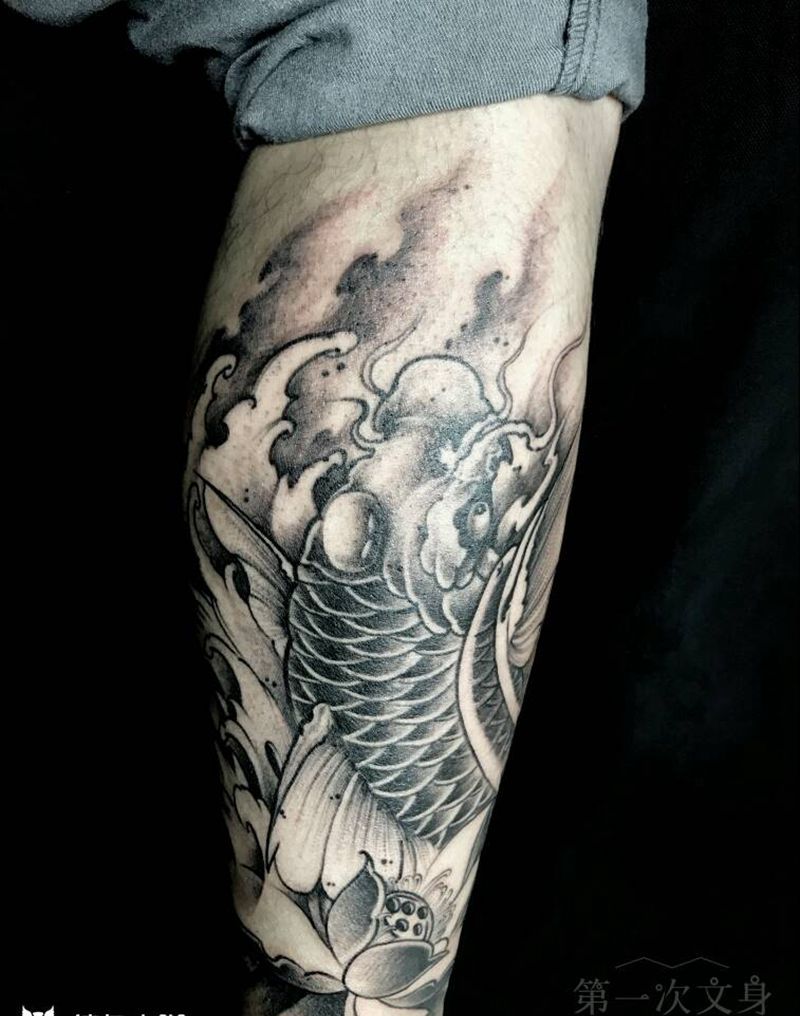 锦鲤纹身图片_背部手臂腿部传统动物成品纹身图案