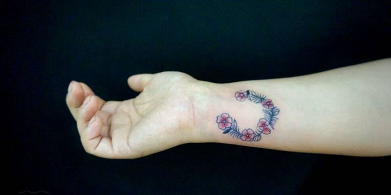 马蹄纹身图片_手臂清新植物成品纹身图案