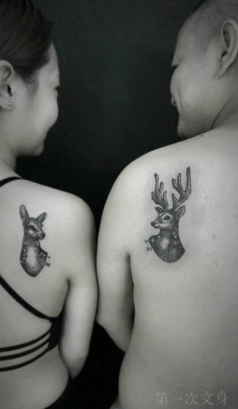 情侣鹿纹身图片_背部清新动物成品纹身图案
