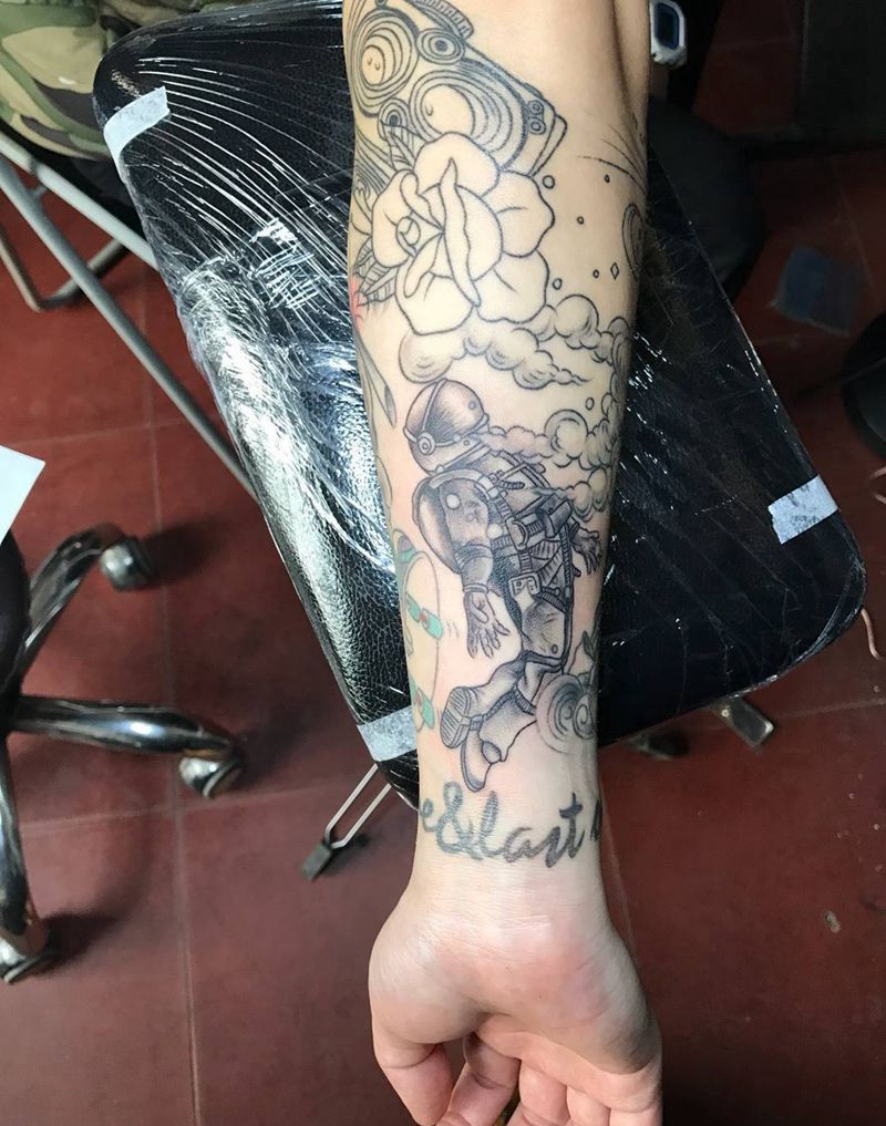 小图小图小图纹身图片_动物人物习俗传统胸部腰部插画纹身图案