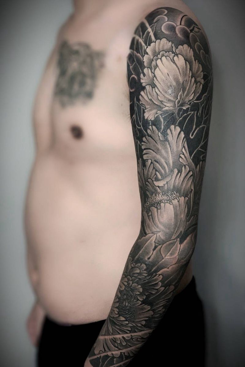 牡丹花臂纹身图片_手臂肩部新传统老传统纹身图案