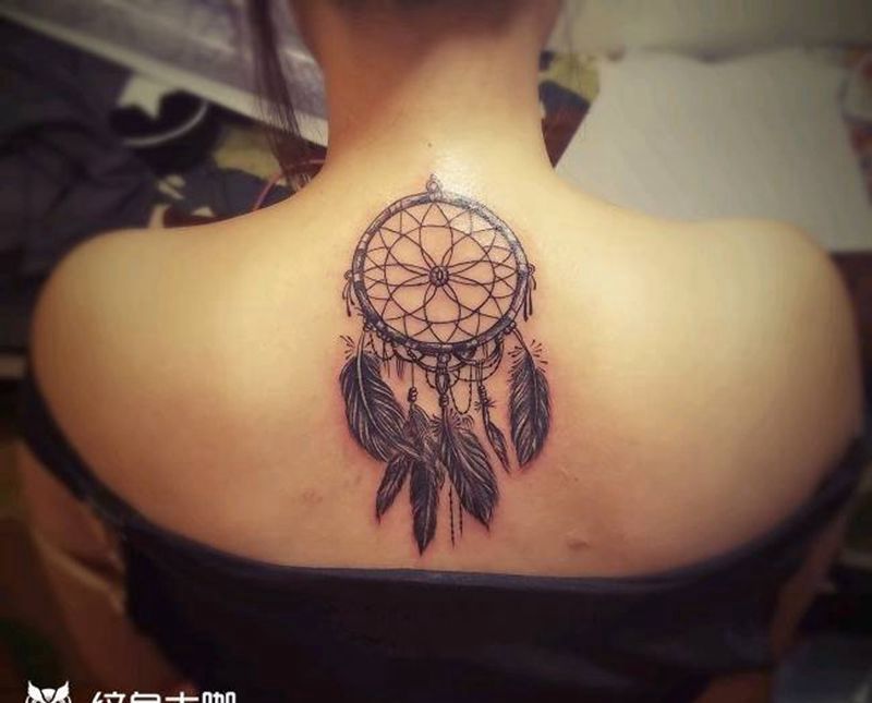 捕梦网纹身图片_背部欧美写实字符图腾原创成品纹身图案