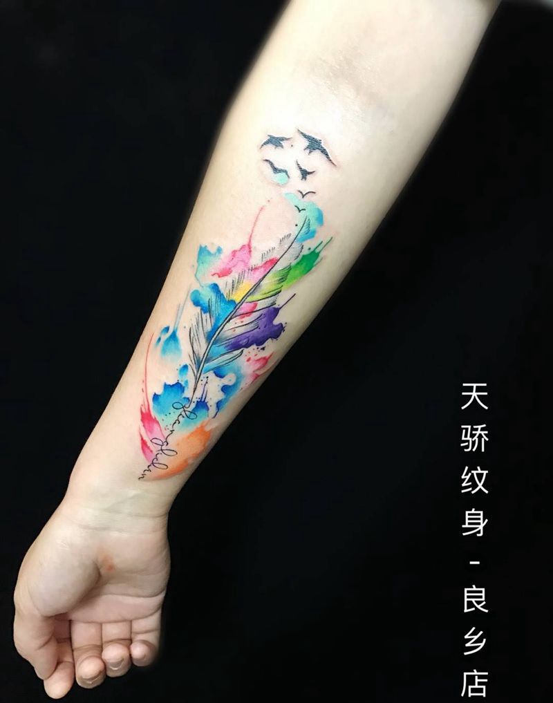 水彩羽毛纹身图片_