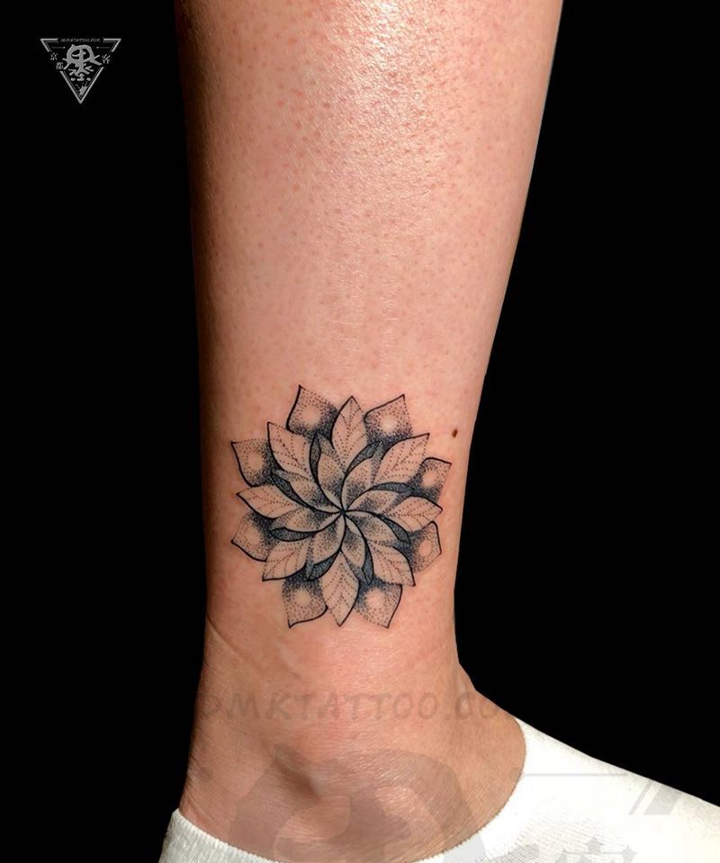 京都墨客刺青纹身图片_腿部点刺纹身图案