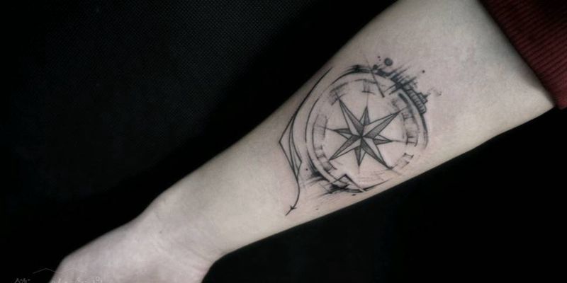 指南针纹身图片_肩部胸部腰部背部手臂腿部欧美指南针成品纹身图案