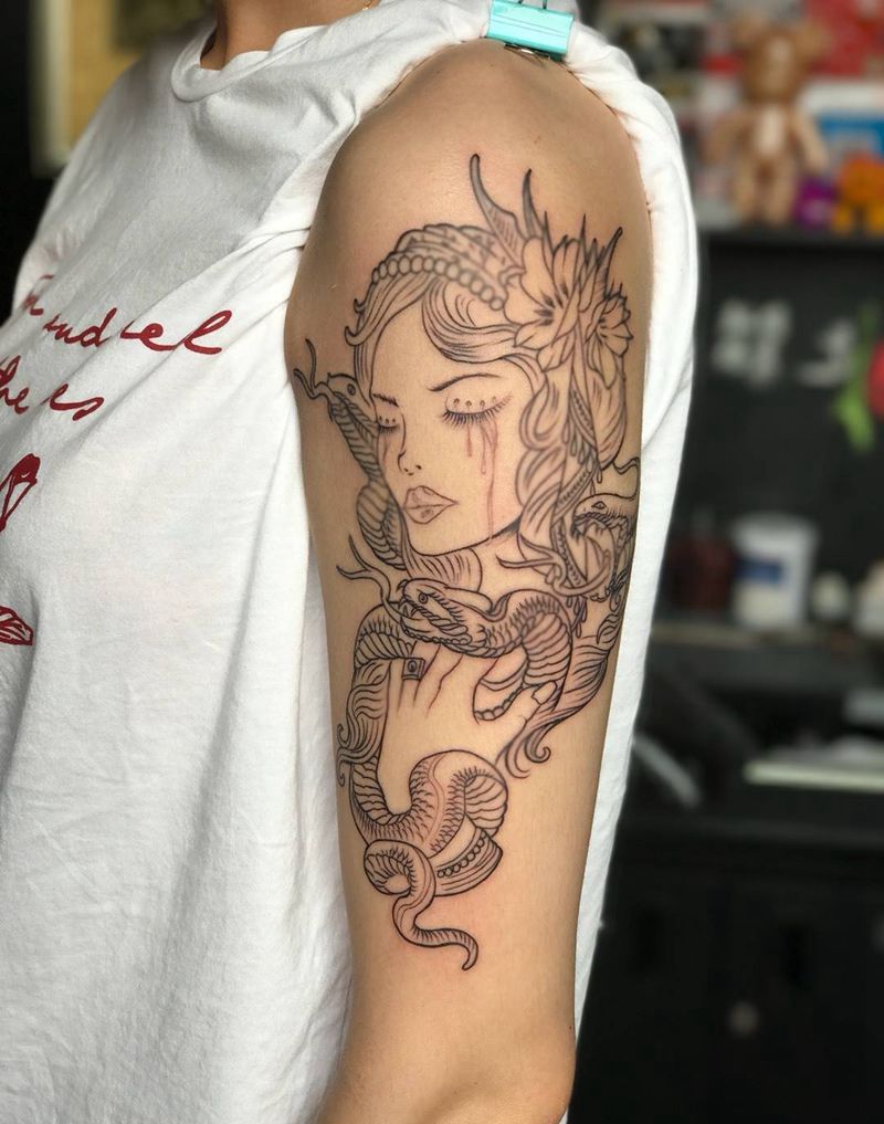 蛇妞 未完成纹身图片_