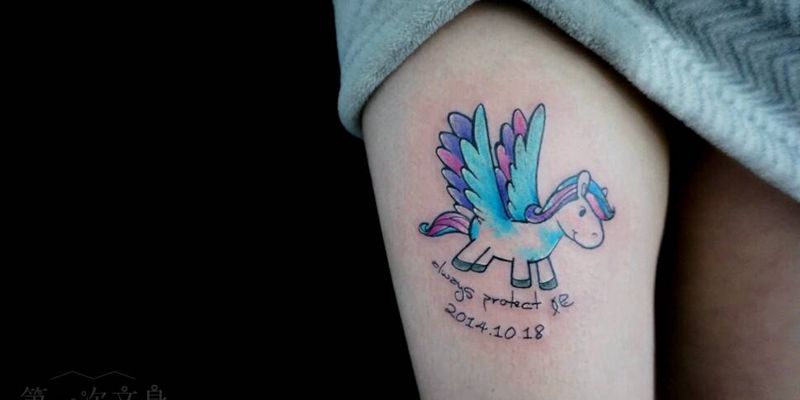 小飞马纹身图片_腿部欧美清新动物成品纹身图案