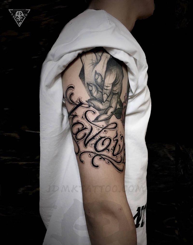 京都墨客刺青作品纹身图片_手臂花体字纹身图案