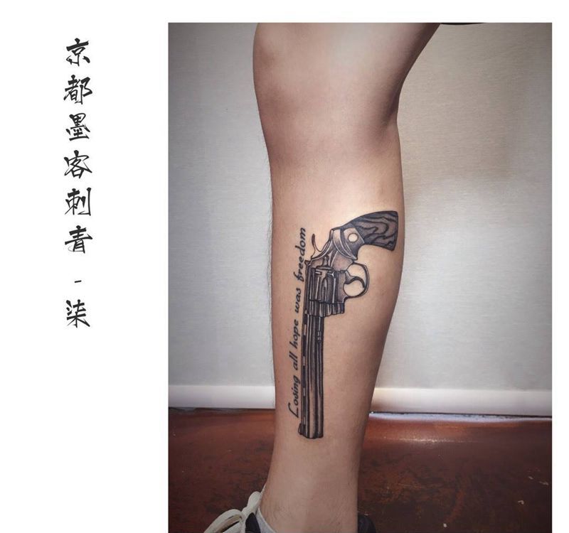 京都墨客刺青-柒纹身图片_原创写实脚部腿部成品手稿插画纹身图案