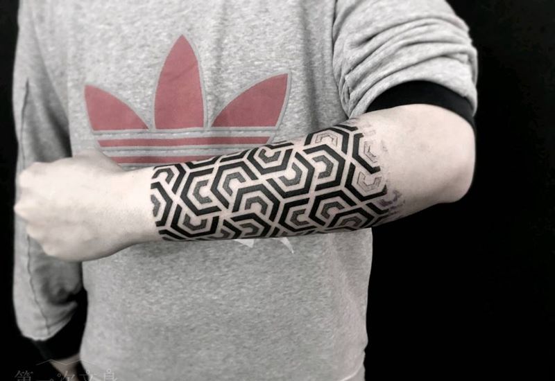 几何图腾纹身图片_胸部背部手臂腿部欧美图腾成品纹身图案