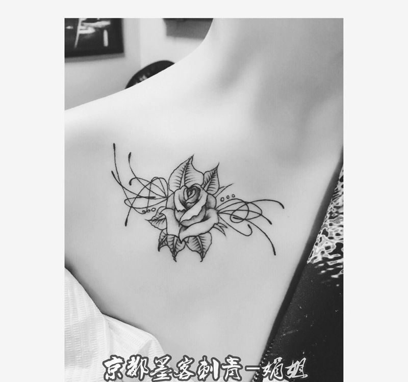 京都墨客刺青纹身图片_植物成品胸部清新纹身图案