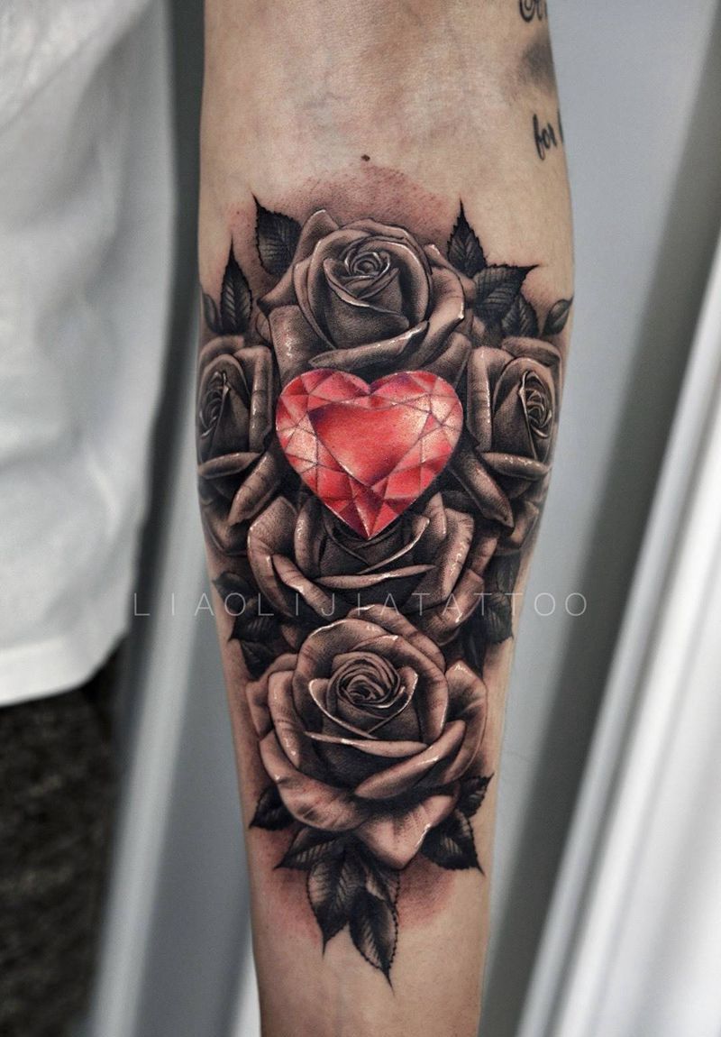 玫瑰钻石心纹身图片_成品原创写实手臂纹身图案