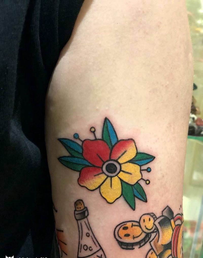 花纹身图片_手臂Old School纹身图案