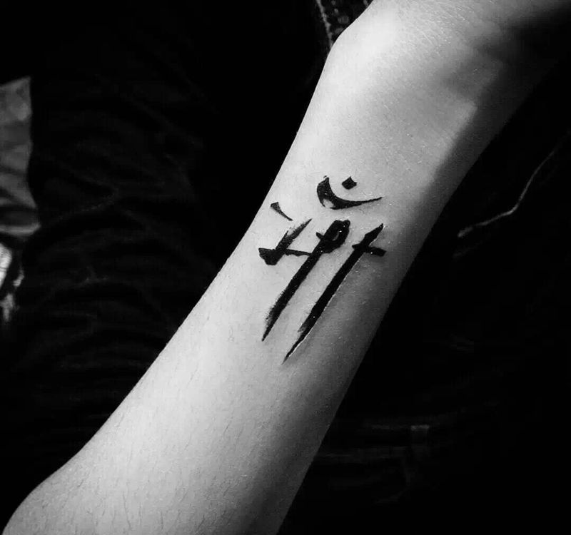 每个人都有属于自己的故事纹身图片_成品手部手臂欧美清新图腾情侣贴纸纹身图案