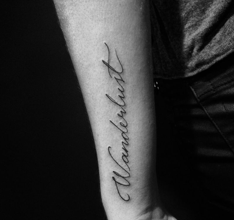 小花体纹身图片_成品手部手臂清新字符原创纹身图案