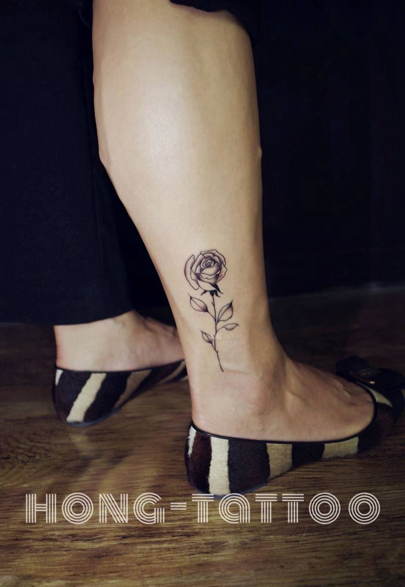 玫瑰纹身图片_成品脚部欧美清新写实植物几何原创纹身图案