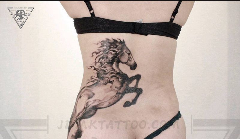 纹身/刺青/写实纹身图片_背部腰部水墨写实纹身图案