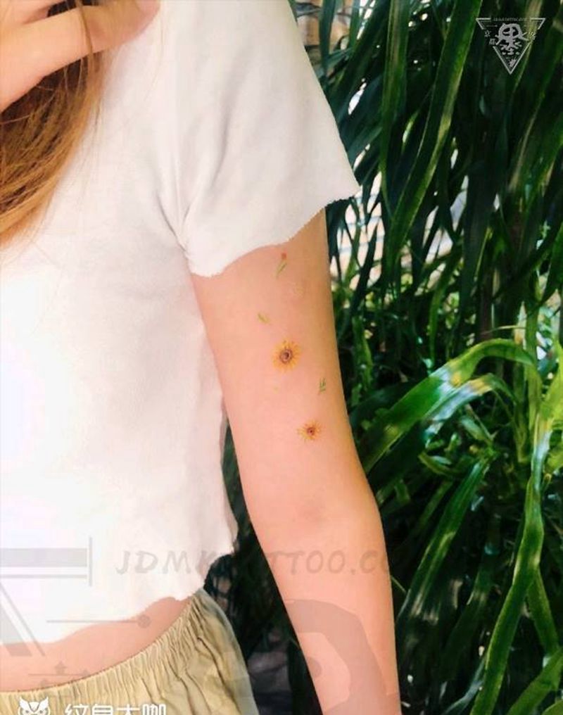 纹身/刺青/小清新/雏菊纹身图片_手臂水彩小清新纹身图案