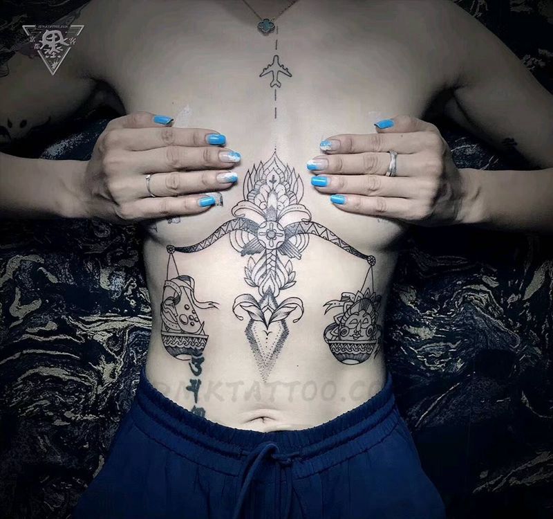 纹身/刺青/天秤座/星座纹身纹身图片_胸部背部水墨点刺天秤座纹身图案