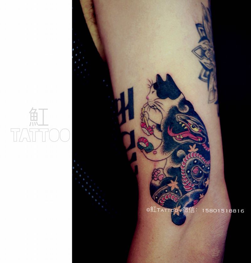 日式猫/纹身猫纹身图片_手臂老传统日式猫纹身猫猫纹身图案