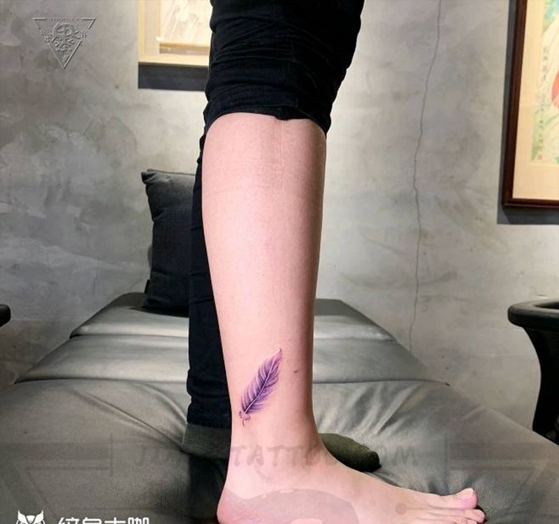 纹身/刺青/羽毛纹身纹身图片_腿部胸部水彩羽毛纹身图案