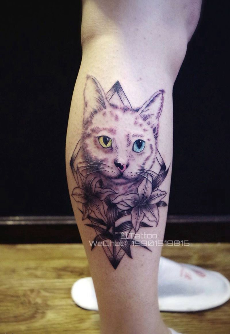 原创【猫&百合】纹身图片_成品手稿腿部写实清新原创动物几何纹身图案