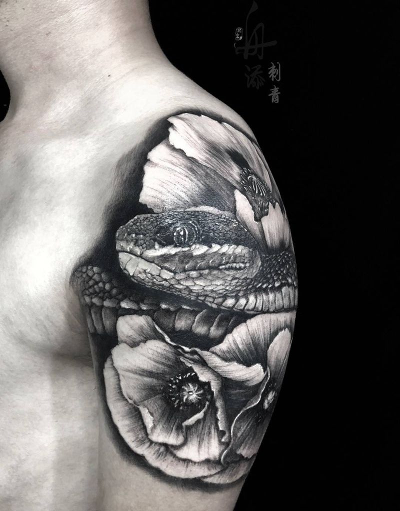 毒蛇罂粟纹身图片_成品手臂写实欧美动物植物原创纹身图案