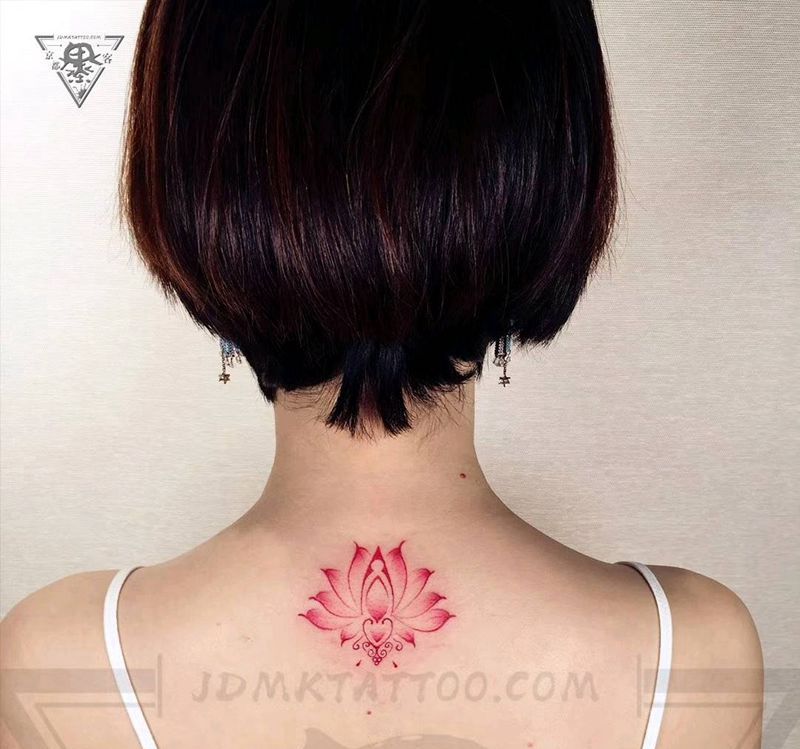 北京纹身/望京纹身/莲花纹身纹身图片_背部水彩纹身图案