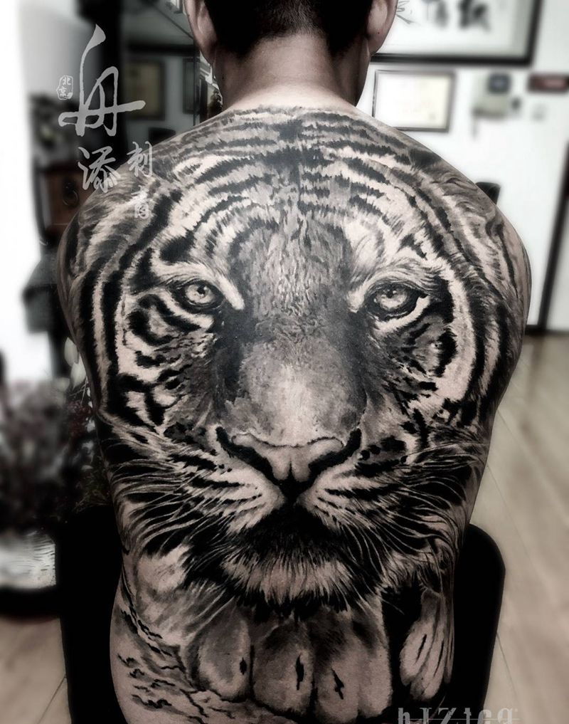 满背虎纹身图片_成品背部写实欧美动物老虎原创纹身图案