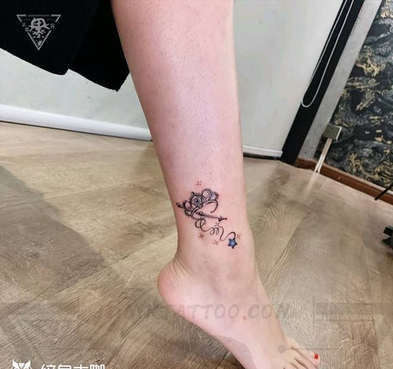 纹身/刺青/皇冠纹身图片_腿部水彩小清新纹身图案