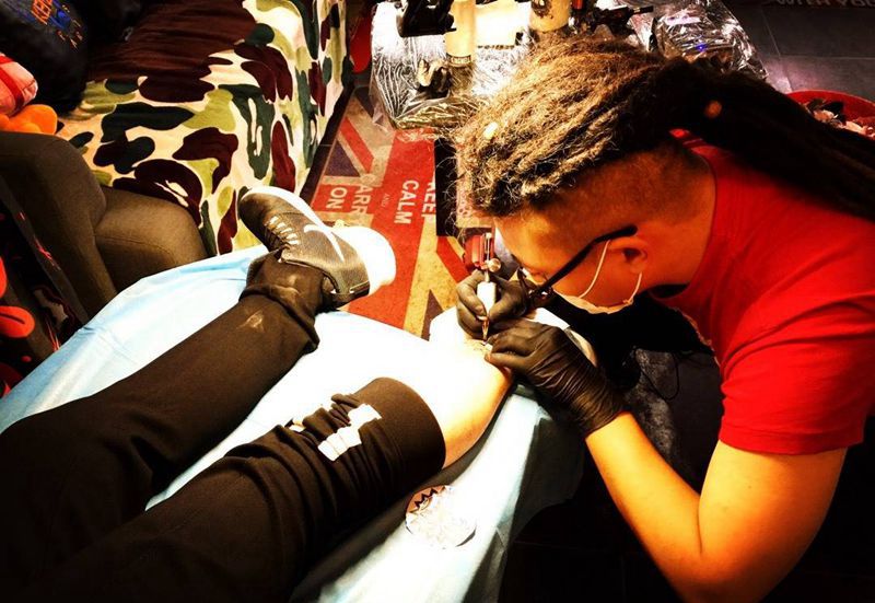 纹身师的一天纹身图片_原创腿部纹身图案