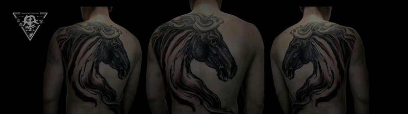 纹身/刺青/马纹身纹身图片_背部欧美写实纹身图案