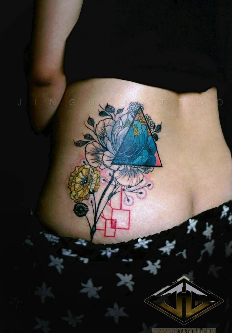 一朵花开千叶红,开时又不藉春风。纹身图片_