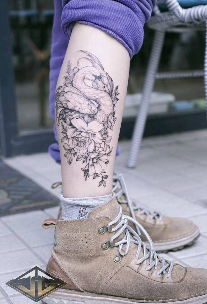 天鹅纹身图片_腿部纹身图案