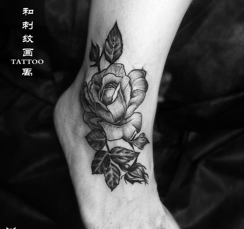 花纹身图片_成品脚部欧美清新植物花纹身图案