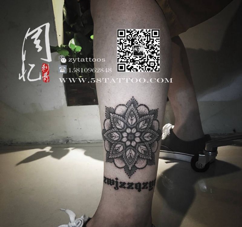 小腿曼达拉纹身图片_
