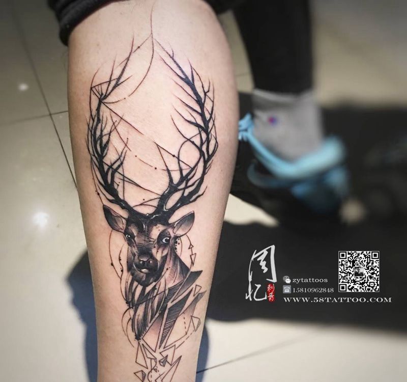 小腿外侧几何鹿纹身图片_