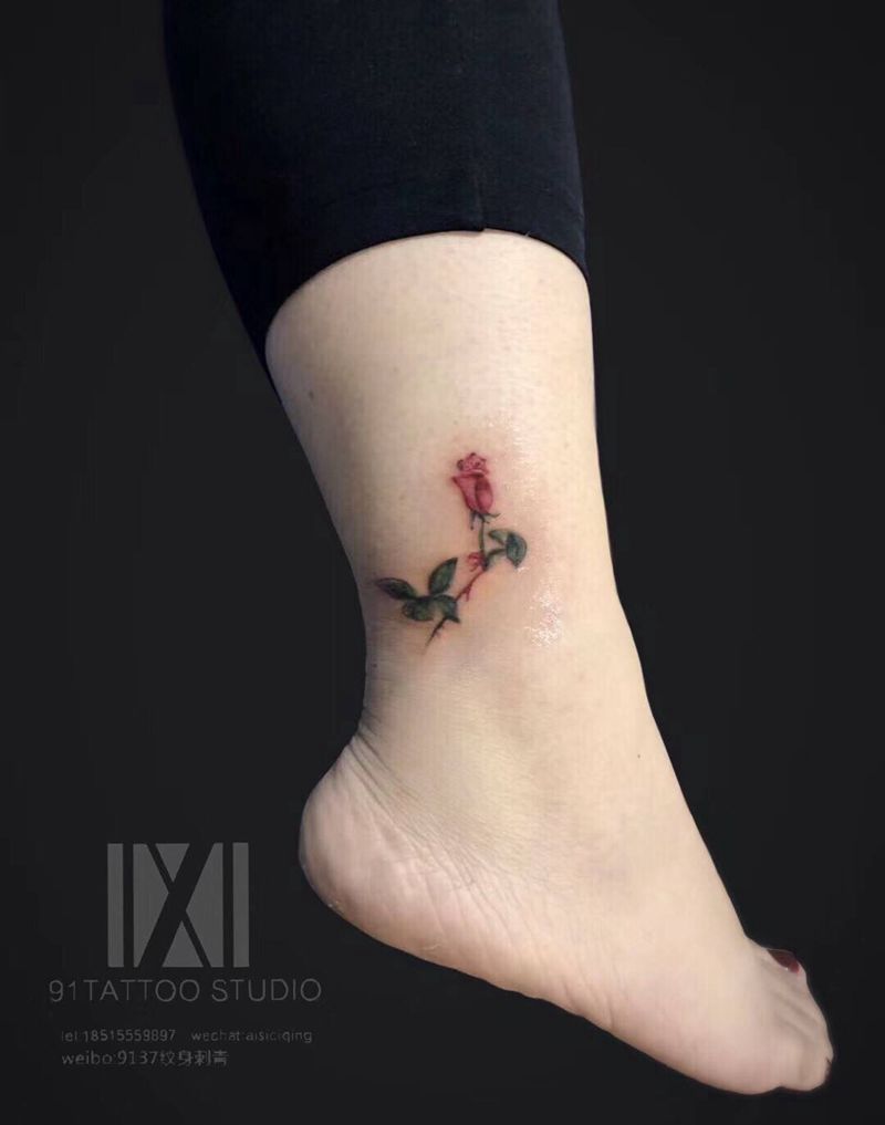 花纹身图片_腿部纹身图案