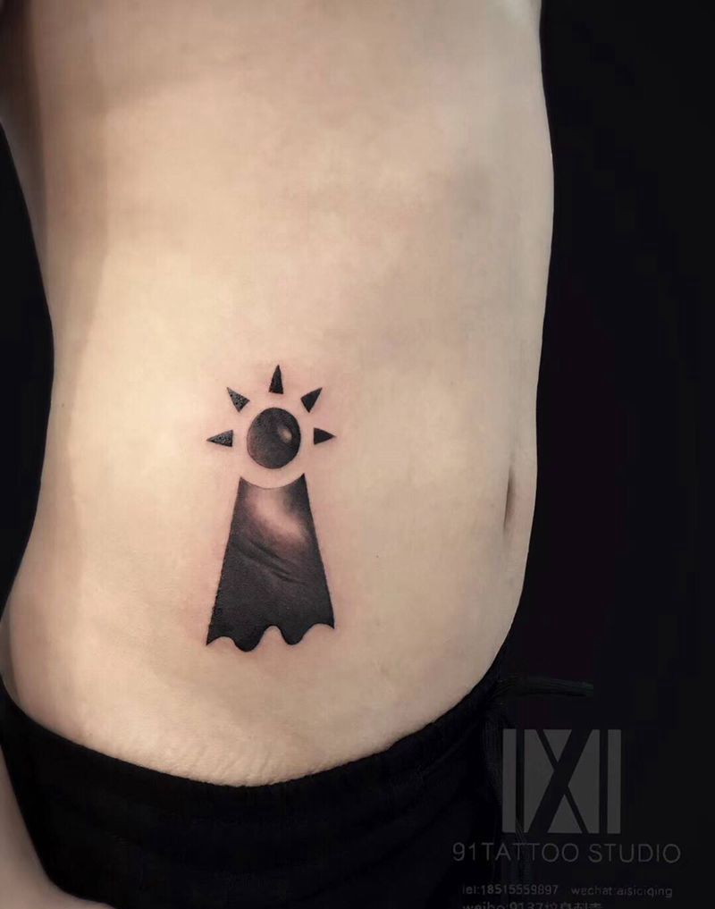 太阳纹身图片_腰部纹身图案