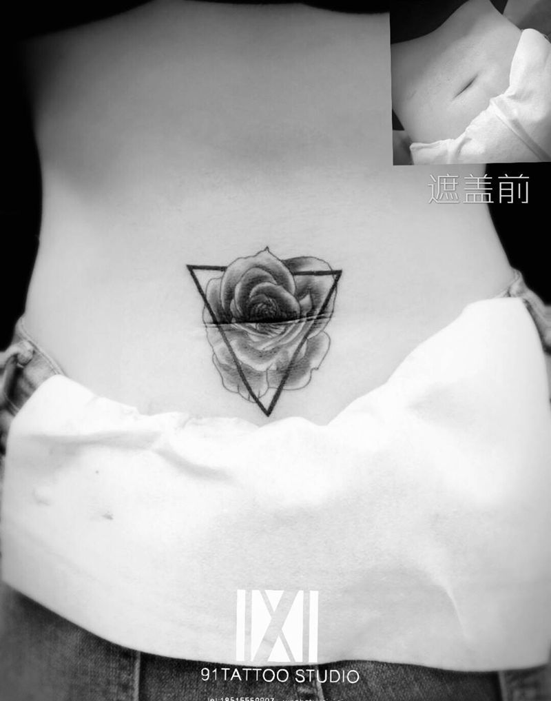 遮盖纹身图片_背部几何花纹身图案