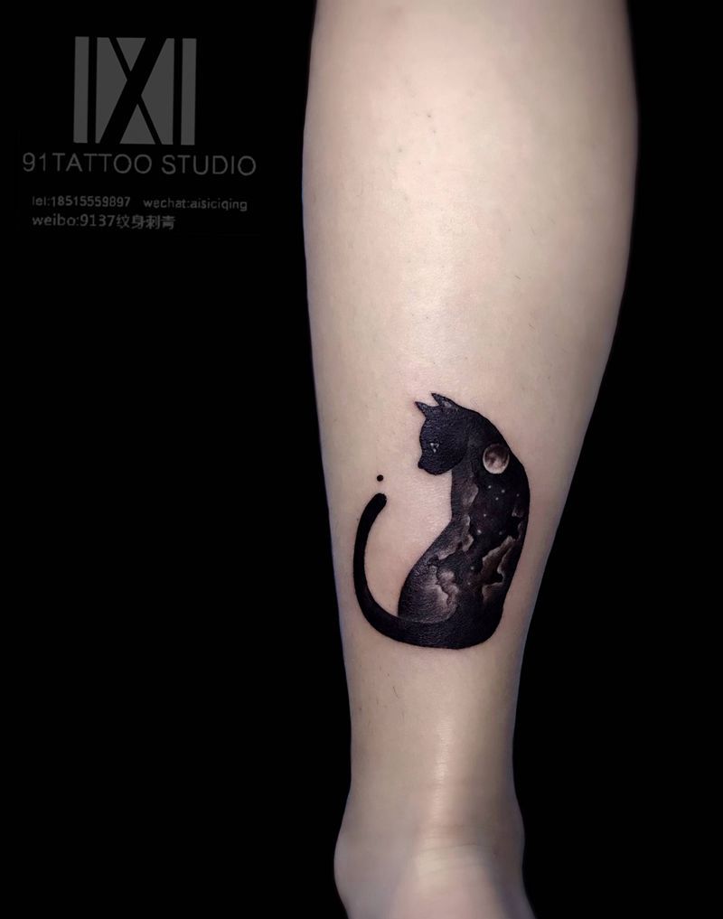 暗黑猫纹身图片_腿部图腾水墨猫纹身图案