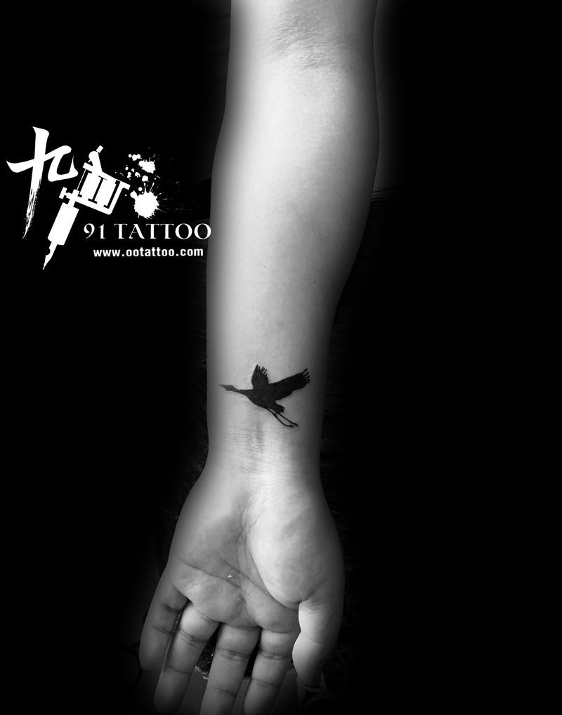 鹤纹身图片_手臂图腾鹤纹身图案