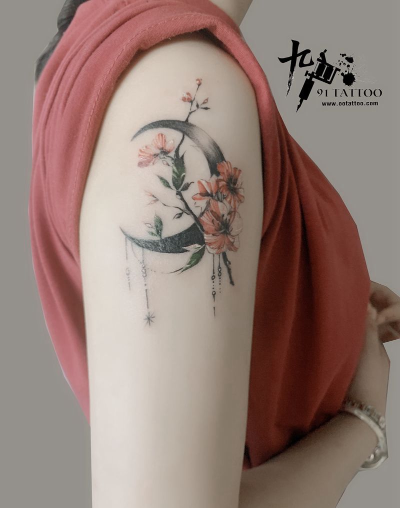 花纹身图片_手臂几何梅花纹身图案