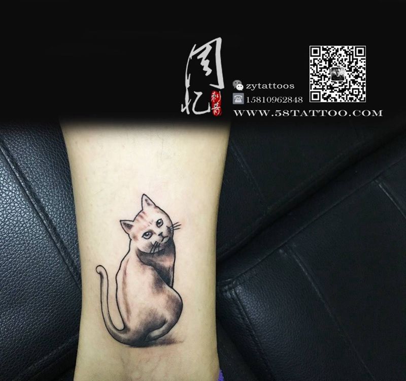 脚踝猫纹身图片_