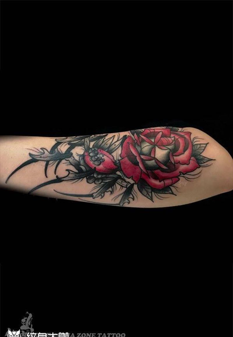 蜘蛛花纹身图片_手臂手部Old SchoolNew School蜘蛛花纹身图案