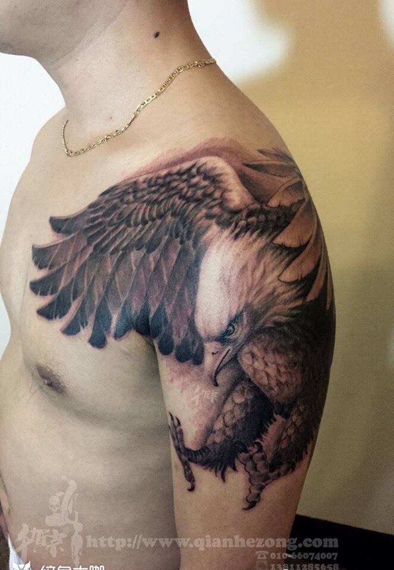 小鹰一枚纹身图片_成品手稿插画习俗写实欧美人物动物原创手臂纹身图案