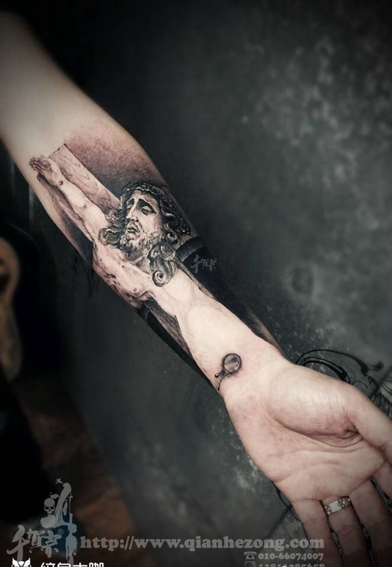 耶稣纹身图片_传统国画清新几何人物植物动物原创成品腰部纹身图案